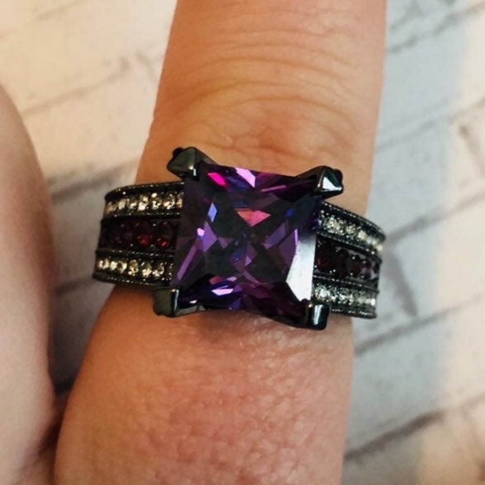 RING NEW PURPLE SAPPHIRE BLACK GOLD